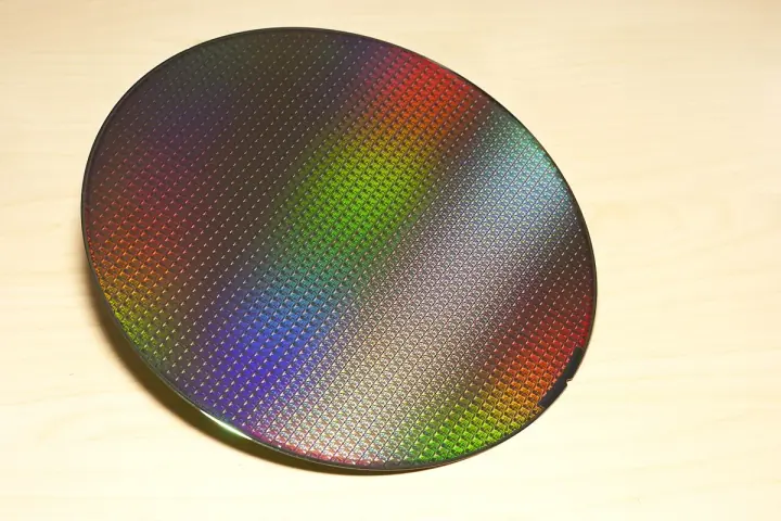 Wafer de silício para circuitos integrados