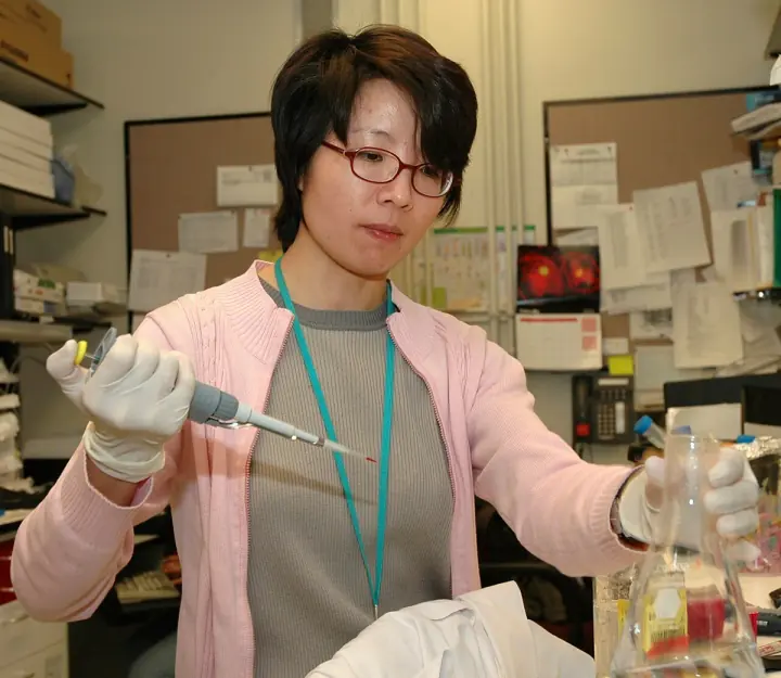 Investigación científica en un laboratorio