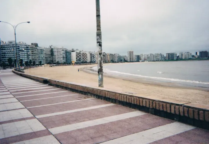 Vista de Montevideo junto al Río de la Plata